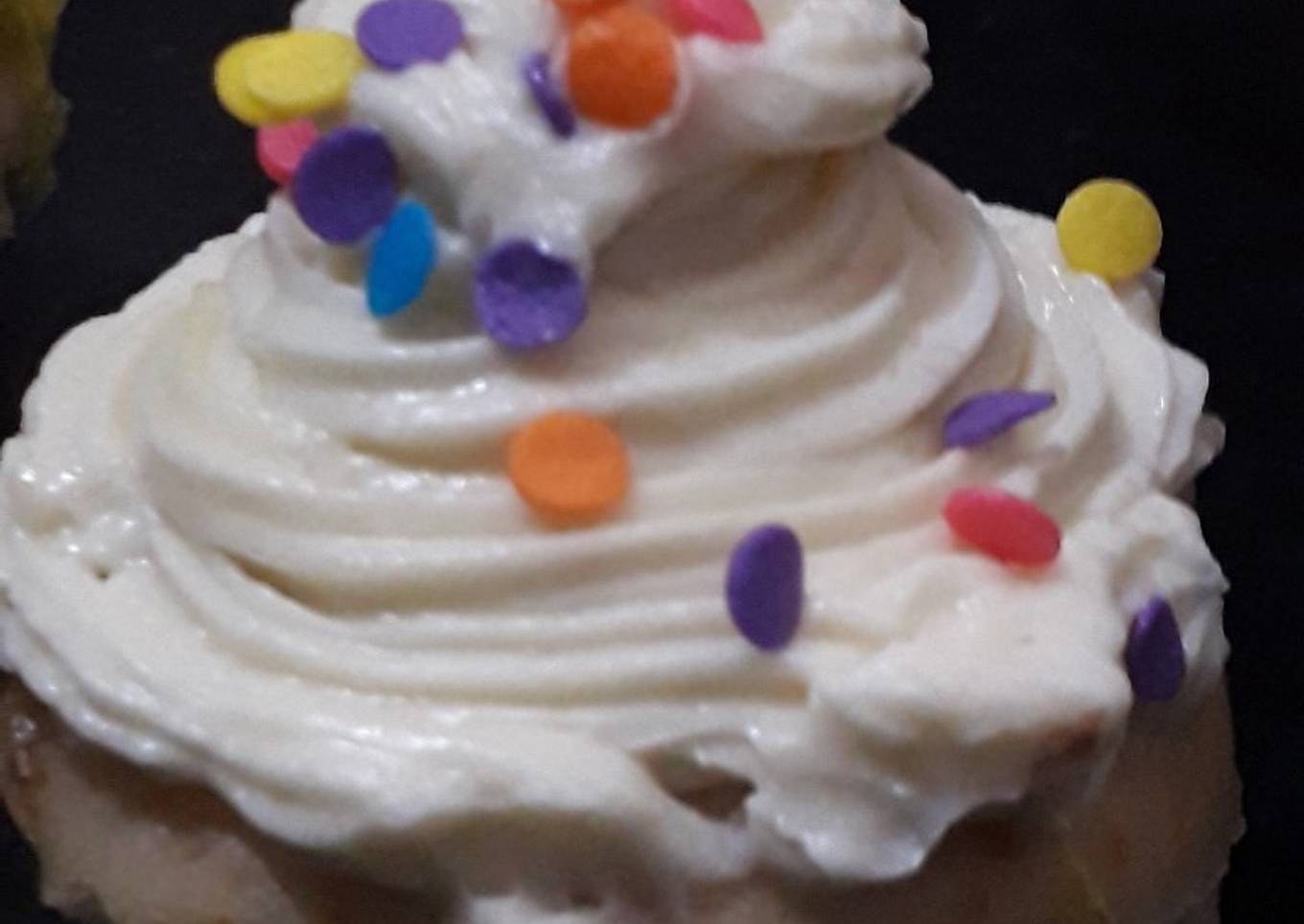 Vanilla butter cream frosting