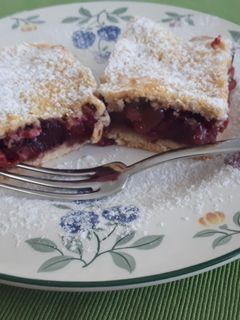 Meggyes (cseresznyés) pite recept fotója