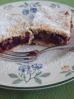 Meggyes (cseresznyés) pite recept fotója