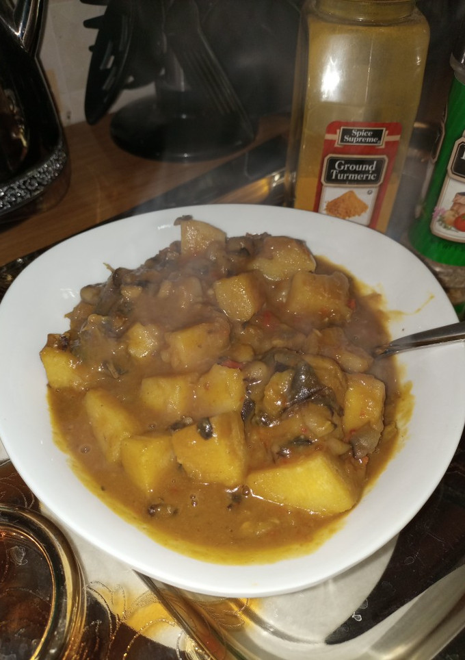 A picture of Yam pottage with beans.