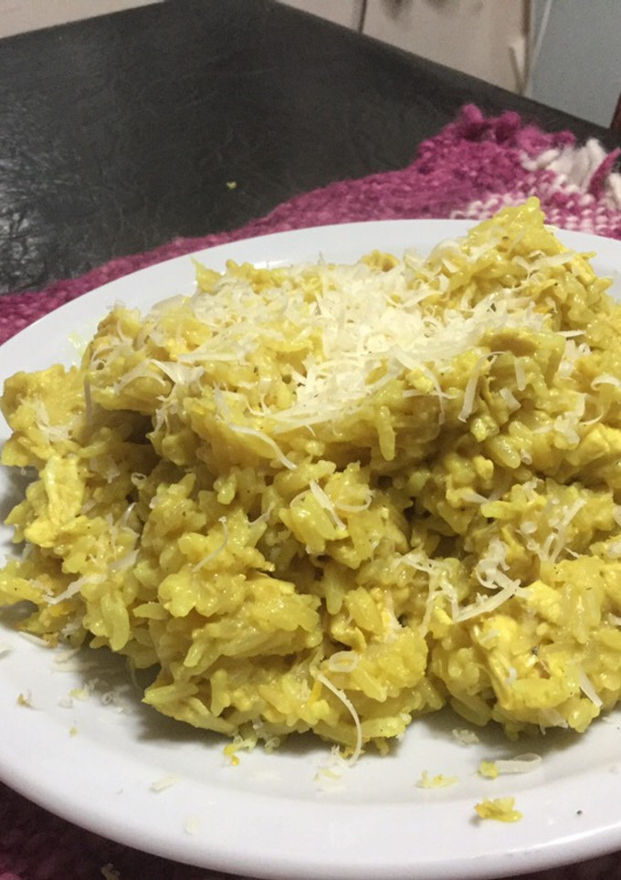 Una foto de Arroz con pollo al curry y leche de coco