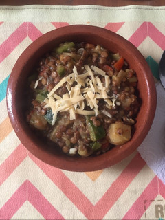 Una foto de Guiso de lentejas vegetariano