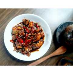 A picture of Ayam Kecap.