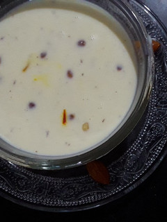 લીલા નાળીયેર ની ખીર (Lila Nariyel Kheer Recipe In Gujarati) રેસીપી મુખ્ય ફોટો