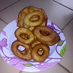 A picture of My Semovita doughnuts.