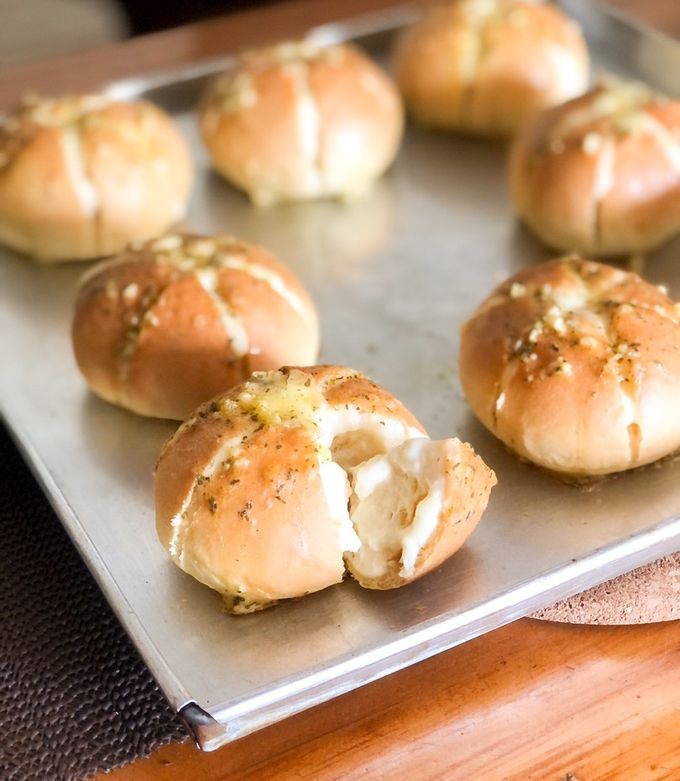 Foto resep Korean Garlic Cheese Bread