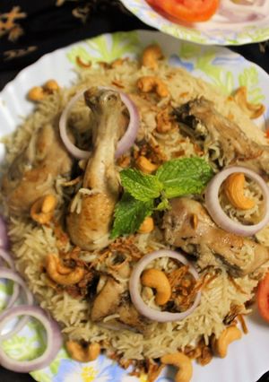 A picture of Chicken Yakhni Pulao.