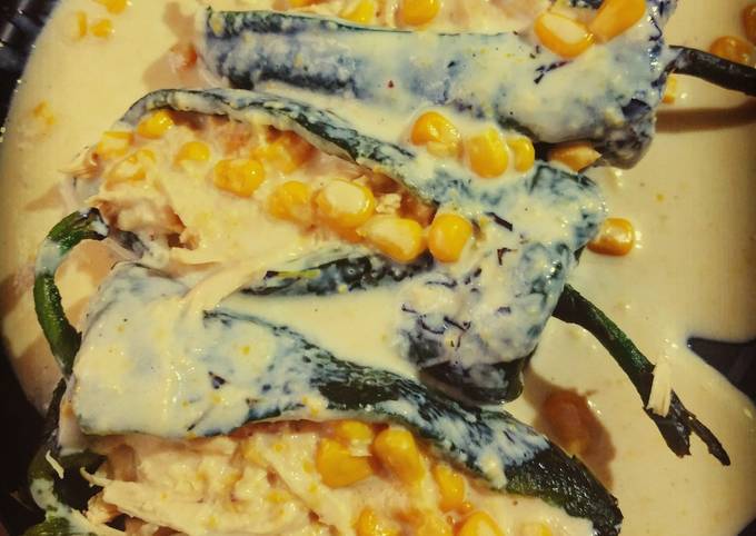 Chiles Rellenos con salsa de elote Receta de Isis Rb- Cookpad