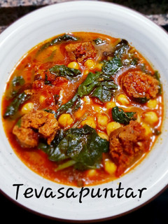 Una foto de Garbanzos con acelgas en cecofry