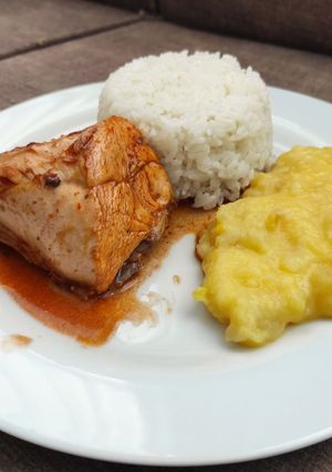 Una foto de Pollo a la olla