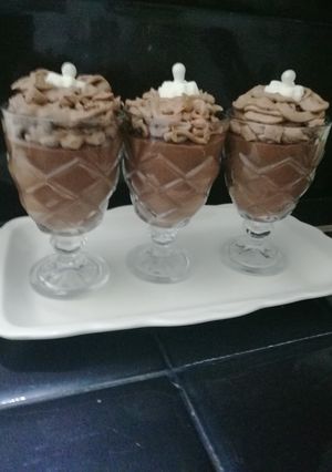 صورة لوصفة تحلية بالفلان المنزلي والموس سهلة وبنينة 🍫🍫😍😍