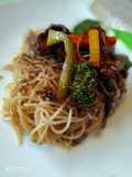 Pasta Estilo Oriental con Carne de Res