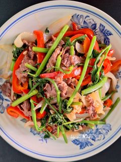 Hình của món Thịt bò xào cần tây.
