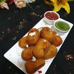 A picture of Potato nuggets.