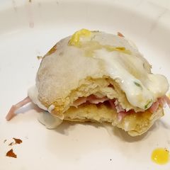 American style biscuits, 2 ingredients in the airfryer 😋😋 A picture of American style biscuits, 2 ingredients in the airfryer 😋😋.