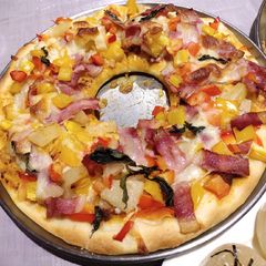 Pizza Wreath A picture of Pizza Wreath.