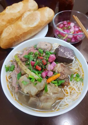 Hình của món Bún gân, sườn bò.