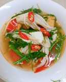 Canh nấm kim châm rau thì là