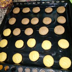 A picture of No flour cookies.