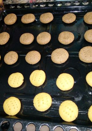 A picture of No flour cookies.