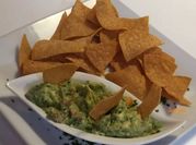 Una foto de nachos con tortillas