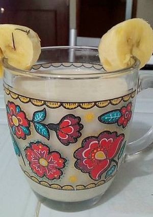 Una foto de Malteada de helado de vainilla y plátano 😀