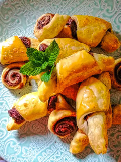 A picture of Nutella roll ups.