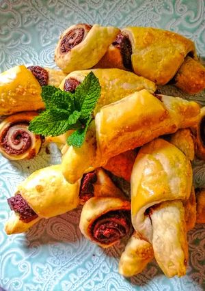 A picture of Nutella roll ups.