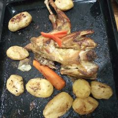 A picture of Roasted chicken with potatoes #charity recipe.