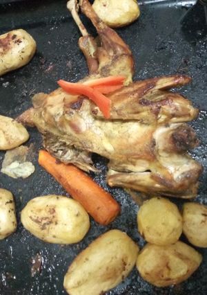 A picture of Roasted chicken with potatoes #charity recipe.