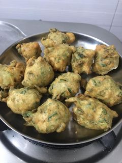 મેથી ના ગોટા (Methi Gota Recipe In Gujarati) રેસીપી મુખ્ય ફોટો