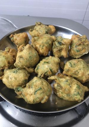 મેથી ના ગોટા (Methi Gota Recipe In Gujarati) રેસીપી મુખ્ય ફોટો