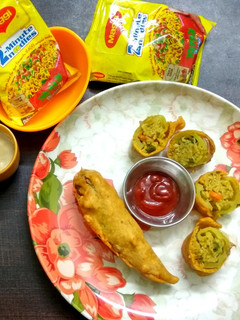 மேகி நூடுல்ஸ் மிளகாய் பஜ்ஜி செய்முறை முக்கிய புகைப்படம்