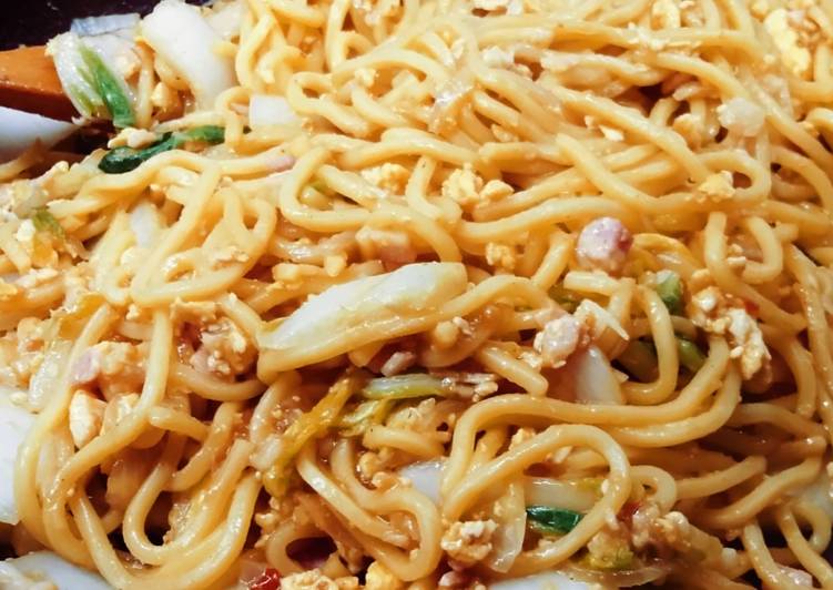 Mi Goreng Singapura (Singaporean Fried Noodle)