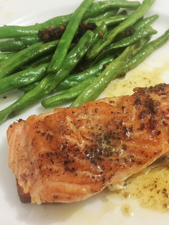 Foto resep Salmon steak with lemon butter sauce