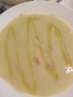Una foto de Puré de calabacín con salchichas