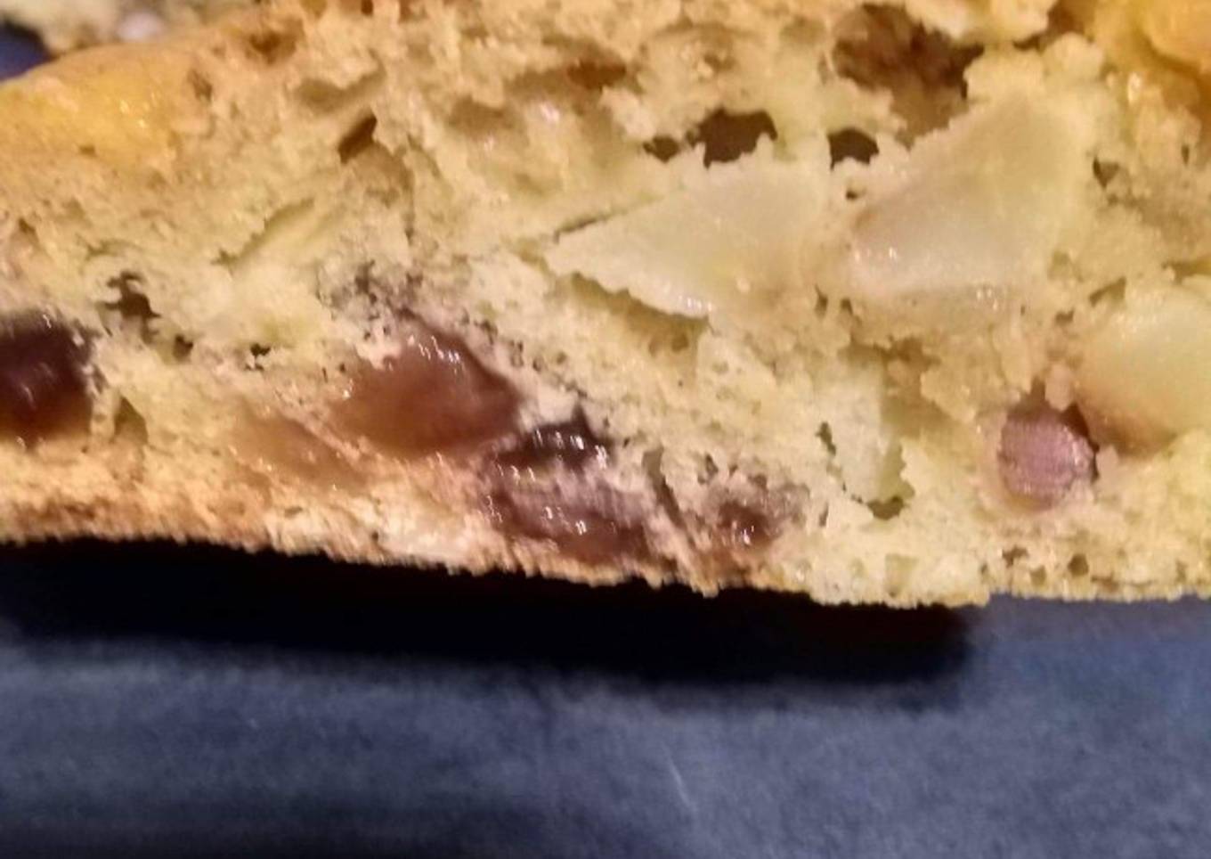 Gâteau aux pommes et raisins secs