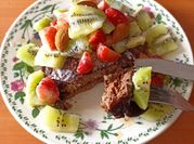 Una foto de pancakes de proteína y platano