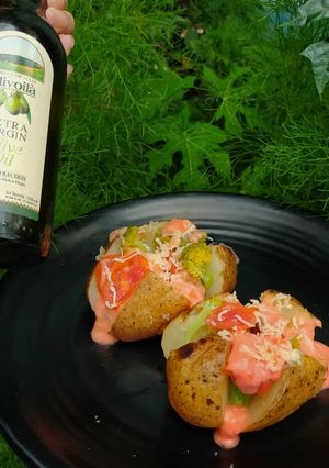 Foto resep Cheessy Broccoli Stuffed Potatoes With Olivoila