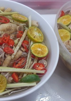 Hình của món Chân gà ngâm sả ớt.