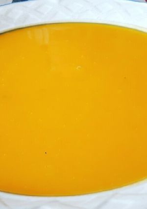 Una foto de Puré de calabaza y zanahoria con toque de naranja