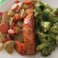 A picture of Honey mustard salmon.