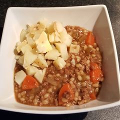 A picture of Hearty Beef & Barley Soup.