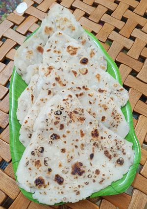 A picture of Sago flour namkeen paratha.