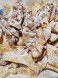 Chiacchiere classiche e al cioccolato