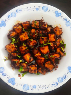 கார்லிக் பன்னீர் (Garlic paneer Recipe in tamil) செய்முறை முக்கிய புகைப்படம்
