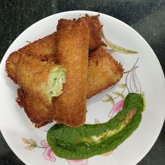 A picture of Cheese Panner Roll.