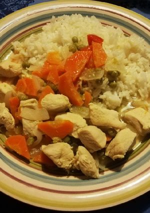 Una foto de Pollo arvejado fácil