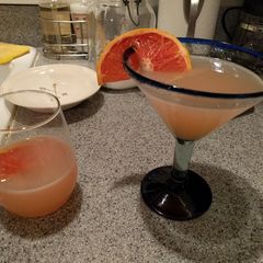 A picture of Grapefruit Martini.