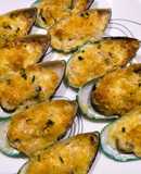 Baked mussels in the half-shell